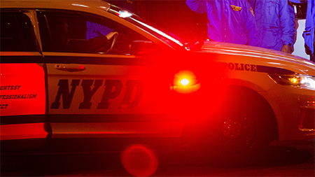 el coche de la policia tiroteado Tiroteados dos policías en Nueva York
